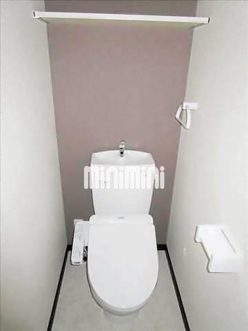トイレ　同型モデルのサンプル写真です。