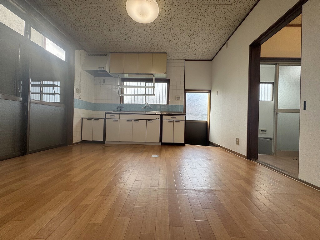 近鉄奈良線 瓢箪山駅 徒歩7分 2階建 築47年の居間写真
