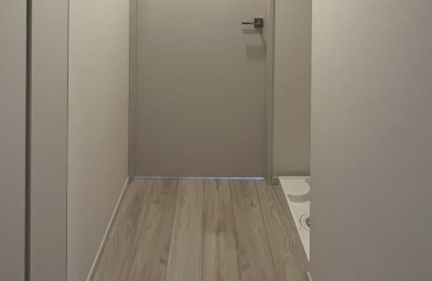 玄関　※別部屋の参考写真です。