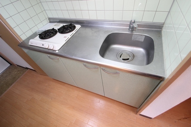 キッチン　写真は違う号室です。