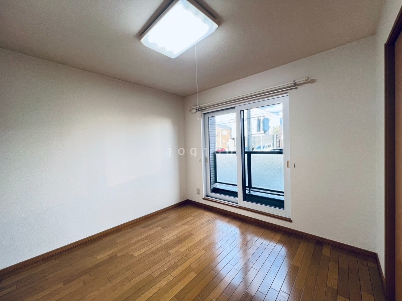 その他部屋・スペース　日当たりの良い明るいお部屋です。