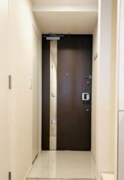 玄関　※別部屋の参考写真です。