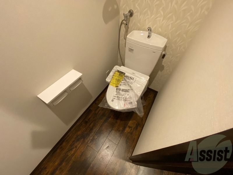 トイレ　トイレです。ウォシュレット付を探している方、おすすめです。