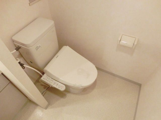 トイレ　洗浄便座付お手洗