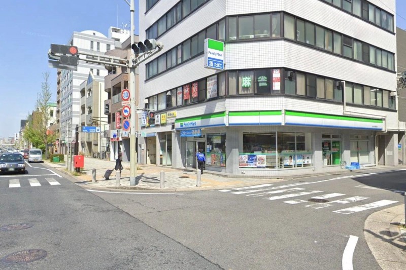 コンビニ　ファミリーマート 東山公園駅前店（コンビニ）まで152m