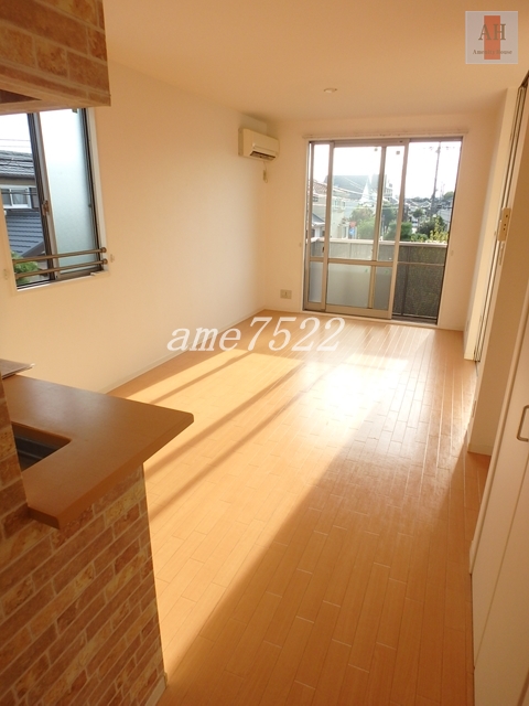 その他部屋・スペース　◎カウンター越しにリビングを撮影。