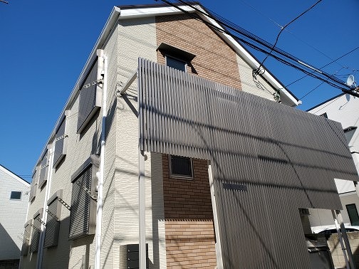 建物外観　2022年2月竣工の2階建8世帯築浅物件です。