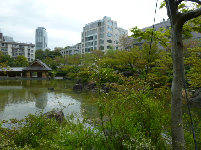 【レジディアタワー乃木坂の公園】