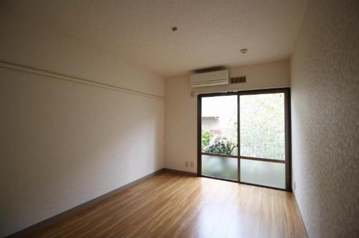 居室・リビング　居間です