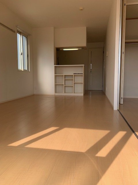 居室・リビング　南向きの明るいリビング