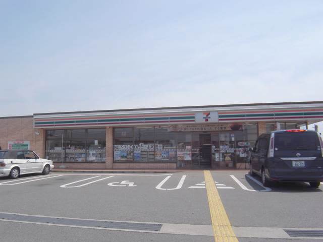 コンビニ　セブン－イレブン明石魚住長坂寺店（コンビニ）まで894m