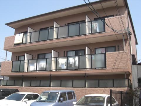 名古屋市昭和区雪見町のマンションの建物外観