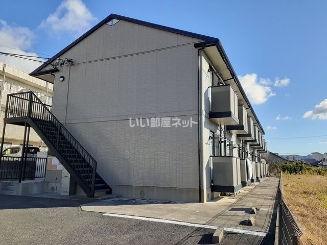 【セジュール学園通の建物外観】