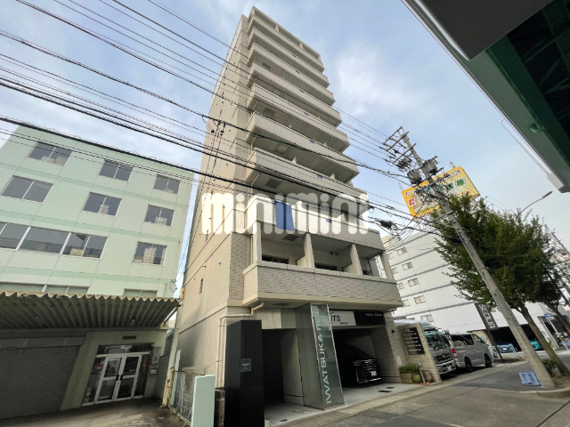 【ＩＷＡＴＳＵＫＡ　ＲＩＳＥ（岩塚ライズ）の建物外観】