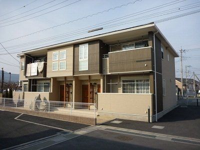 【入間郡毛呂山町岩井西のアパートの建物外観】