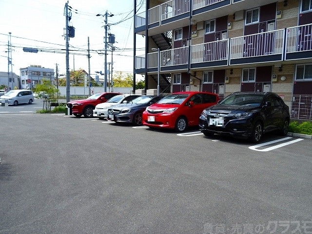 【メルヴェーユ桃園の駐車場】