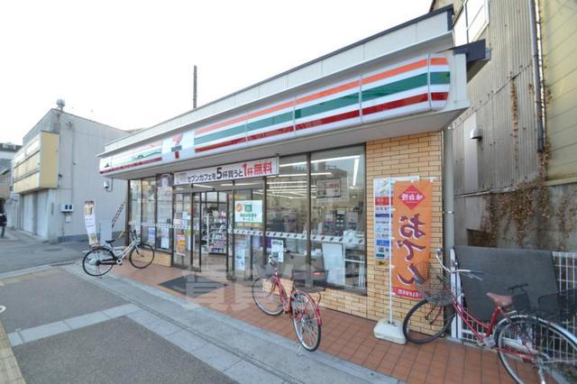 【尼崎市東大物町のアパートのコンビニ】