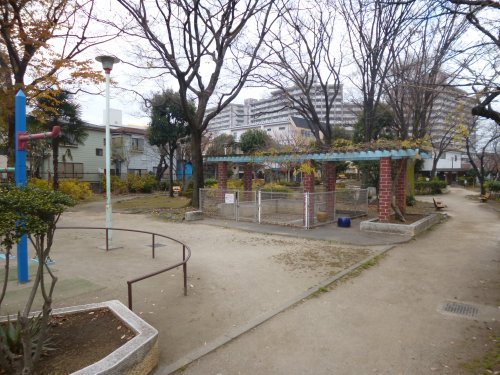 【アンベリール墨田IIIの公園】