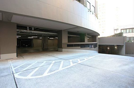 【渋谷区神南のマンションの駐車場】