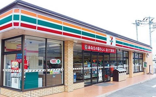 コンビニ　セブンイレブン山形円応寺町店（コンビニ）まで580m