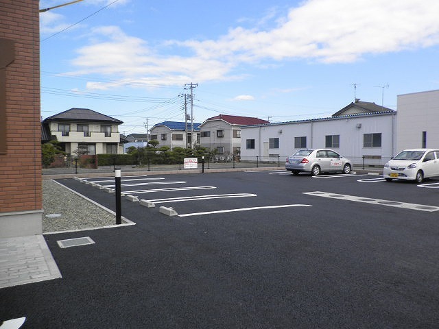 【サンリットハウスＫの駐車場】