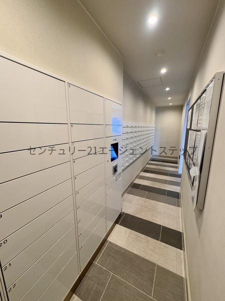 エントランス　宅配ボックス、集合ポスト