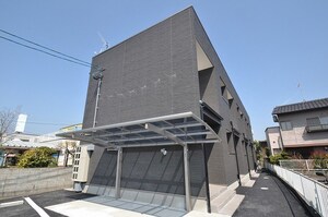 岡山市北区旭町のアパートの建物外観