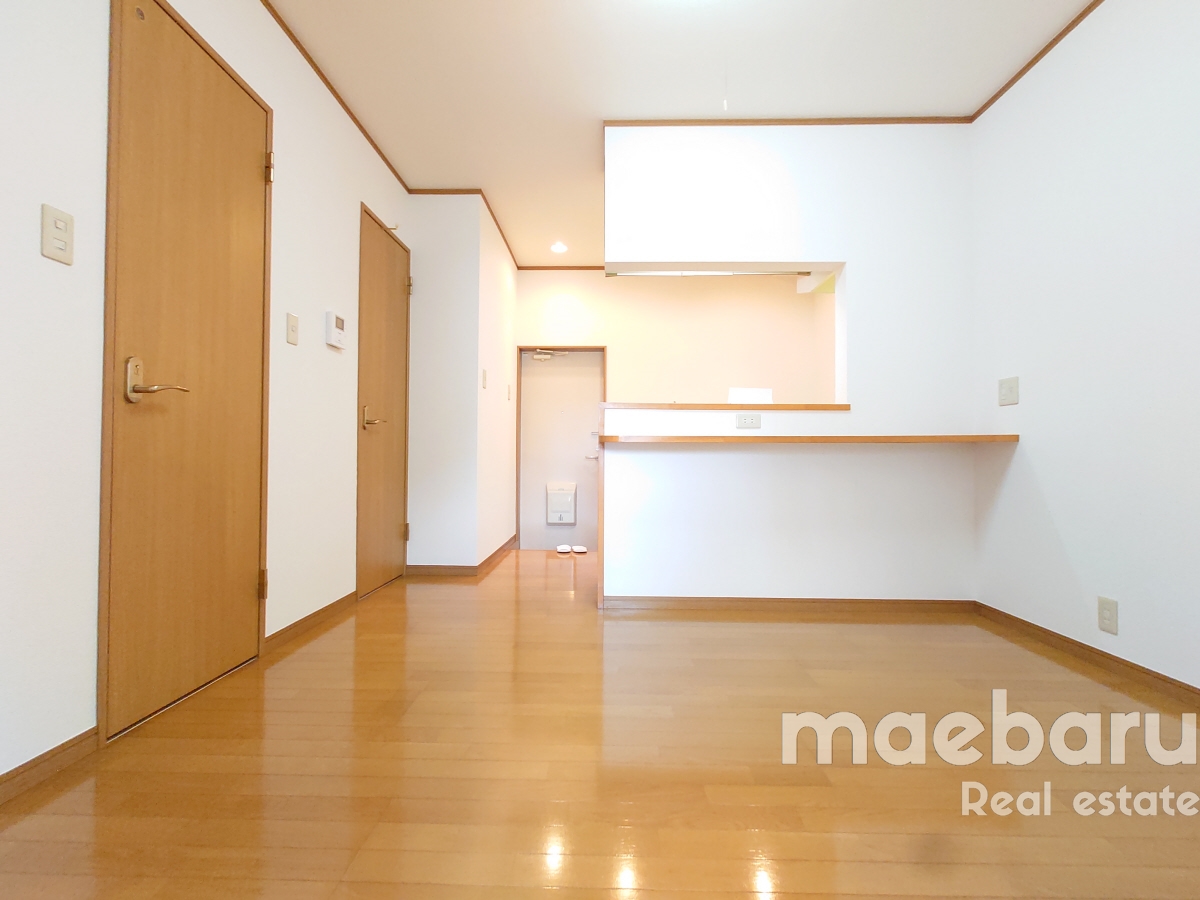 居室・リビング　8.3帖のリビング。※写真別部屋