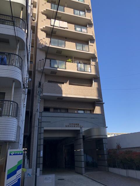 【横浜市西区西平沼町のマンションの建物外観】