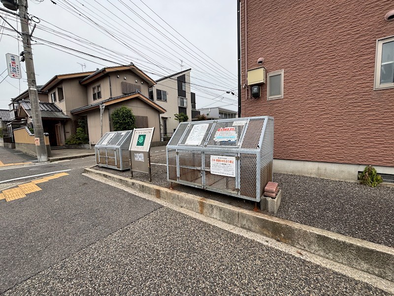 その他　敷地内ゴミ置き場あり
