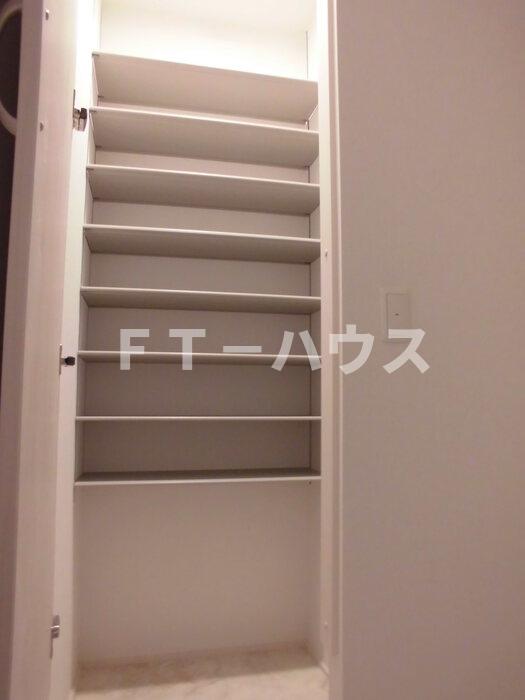 収納　シューズクローク