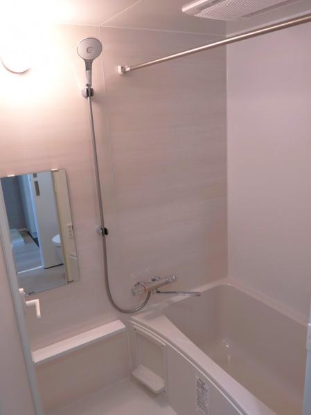 バス・シャワールーム　バストイレ別