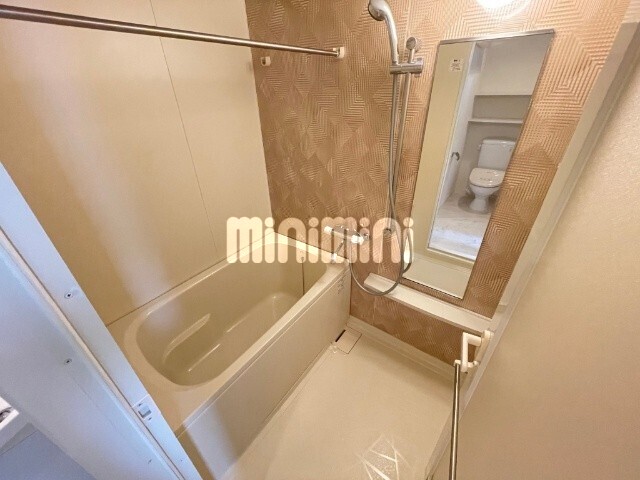 バス・シャワールーム　広々としたバスルーム、浴室乾燥付