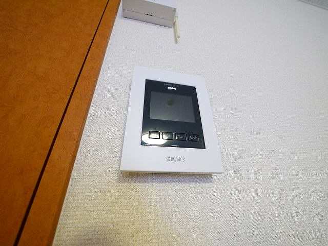セキュリティ　お顔が見えるモニター付きインターホンもございます。