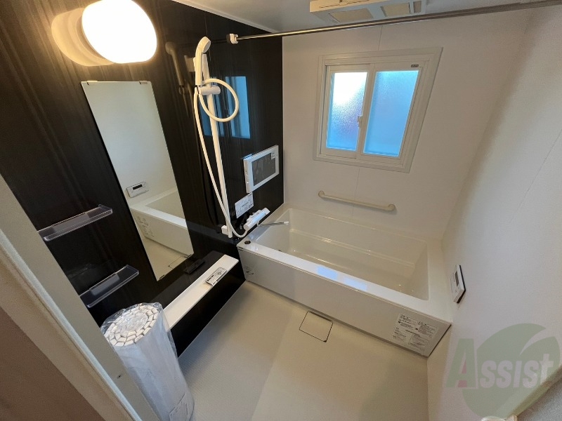 バス・シャワールーム　お風呂になります。一日の疲れを癒してくださいね。