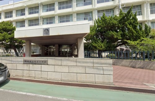 小学校　明石市立明石小学校（小学校）まで862m