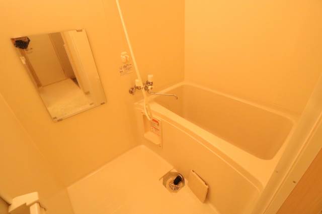 バス・シャワールーム　綺麗な浴室です♪