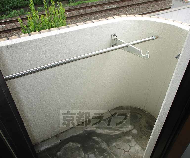 バルコニー　毎日電車楽しめます。