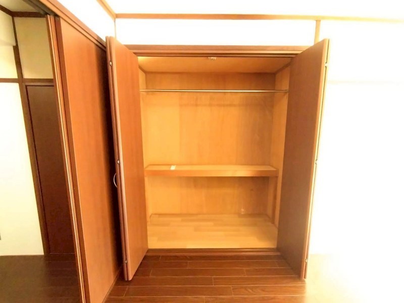 収納　奥行十分の収納スペース。