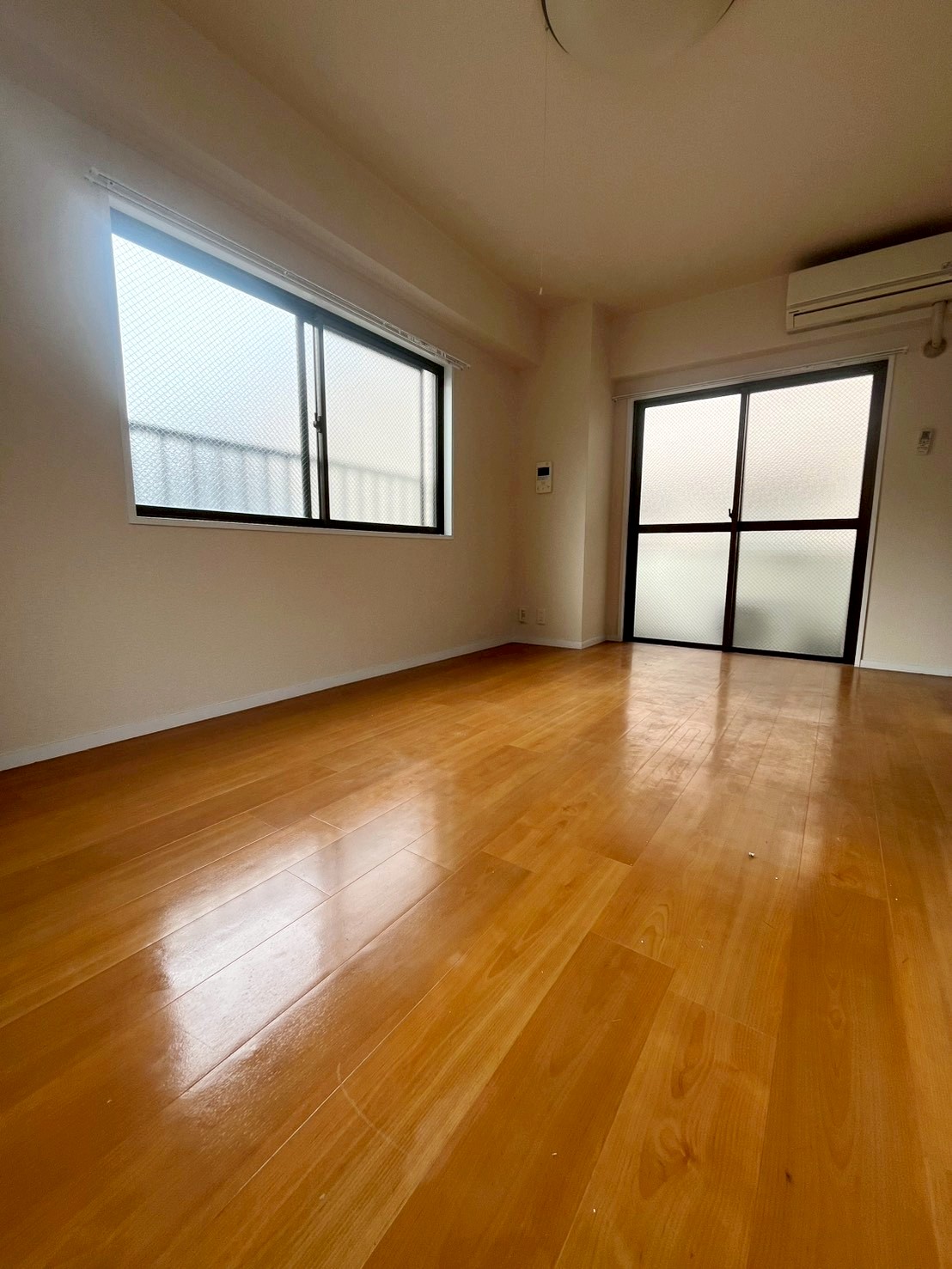 居室・リビング　角部屋3面採光