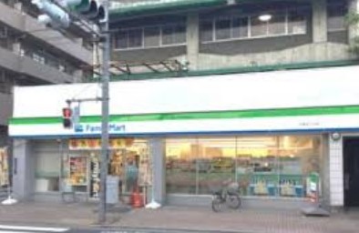 コンビニ　ファミリーマート 台東松が谷店（コンビニ）まで200m
