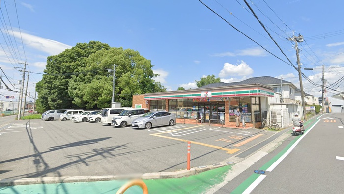 コンビニ　セブンイレブン（コンビニ）まで400m