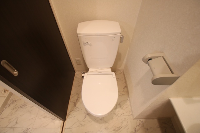 トイレ　※別室の参考写真の為、現況優先です。