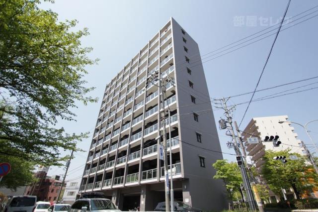 建物外観　鉄筋コンクリートの堂々とした建物です。
