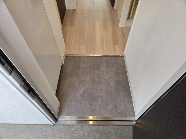 玄関　パルティール金山