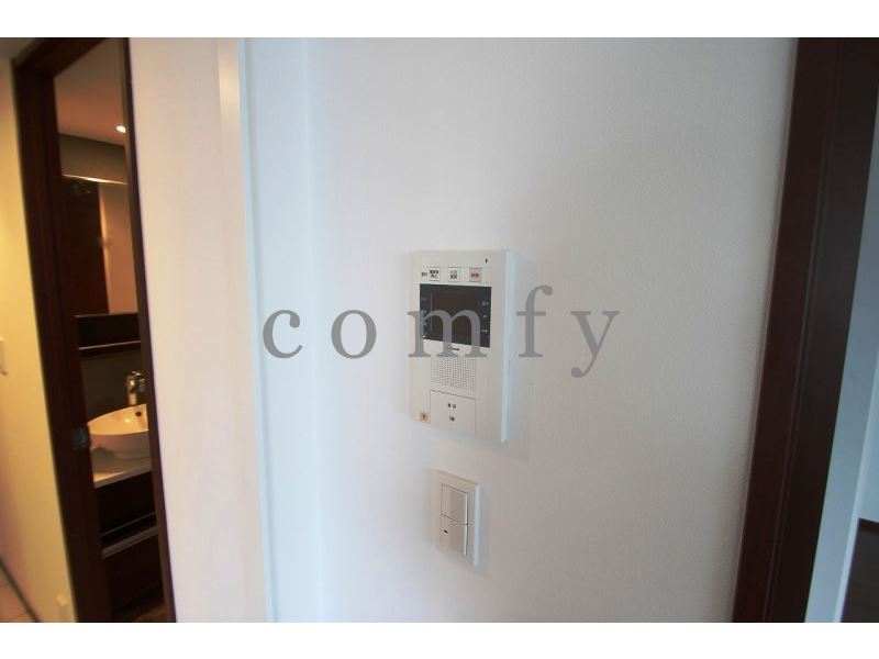 セキュリティ　安心のモニター付きインターホン