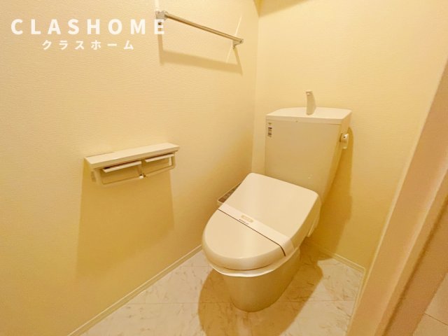 トイレ　同物件の別部屋になります。