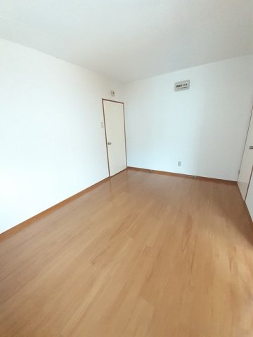 居室・リビング　居間です