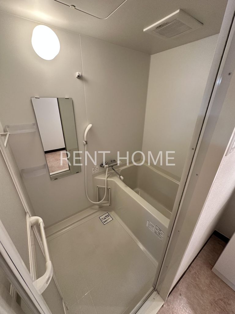 バス・シャワールーム　広々としたお風呂です。