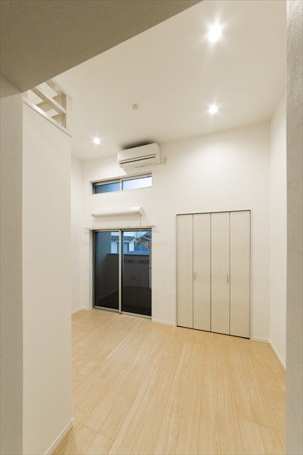 居室・リビング　★エアコン付きの洋室★